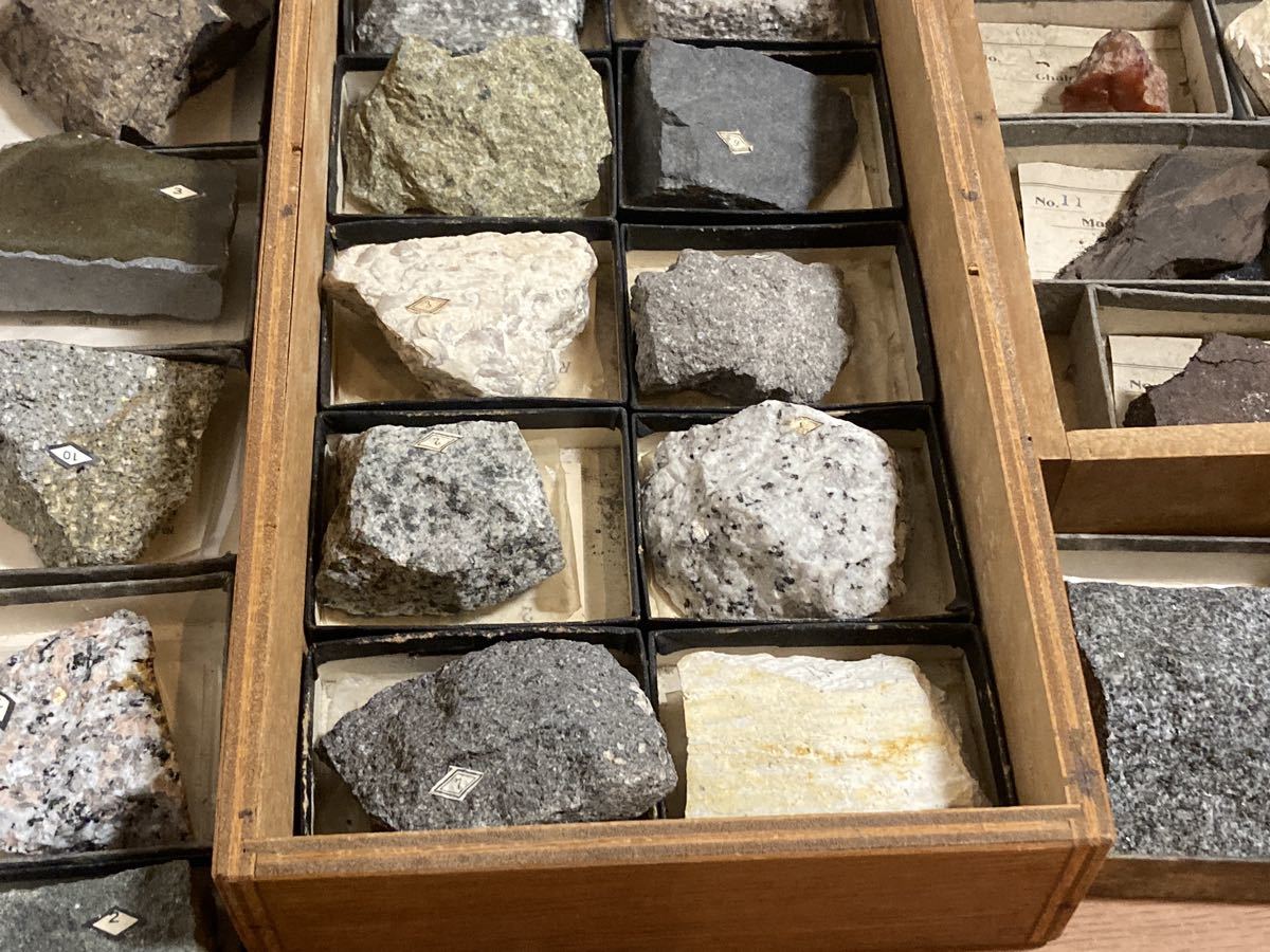 詳細不明　鉱物 岩石　鉱石　標本 自然科学 大量まとめ売り　資料　学習　国産鉱物 等