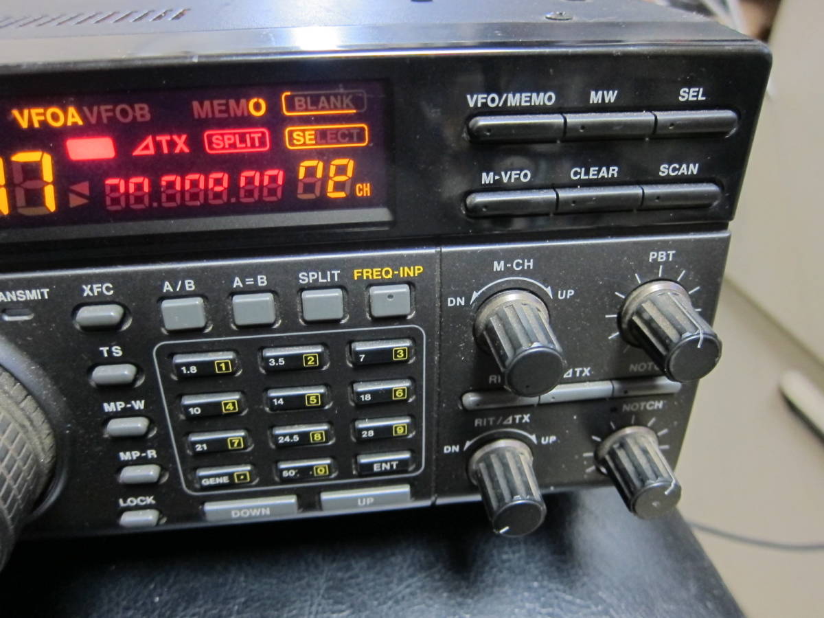 ICOM IC-736 HF/50MHzトランシーバー　100Ｗ_画像3