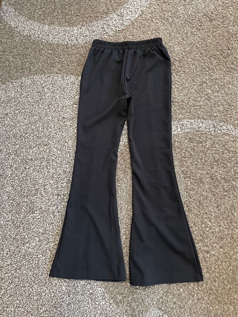 美品 Lutique センターステッチ フレアパンツ 黒 ブラック 美品 Lutique センターステッチ フレアパンツ 黒 ブラック