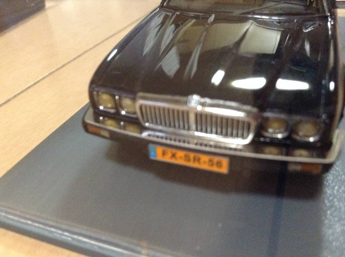 ジャガーXJ40 XJ6 丸目4灯 貴重なXJ40 グリーン 1/43スケール 出品ないです・激レアです ヤフネコ宅急便送料無料です!!_X300やX308とは異なるスタイルです