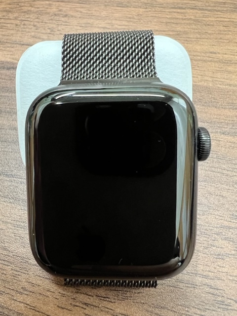 Apple Watch SE 40mm GPS グラファイトミラネーゼループ