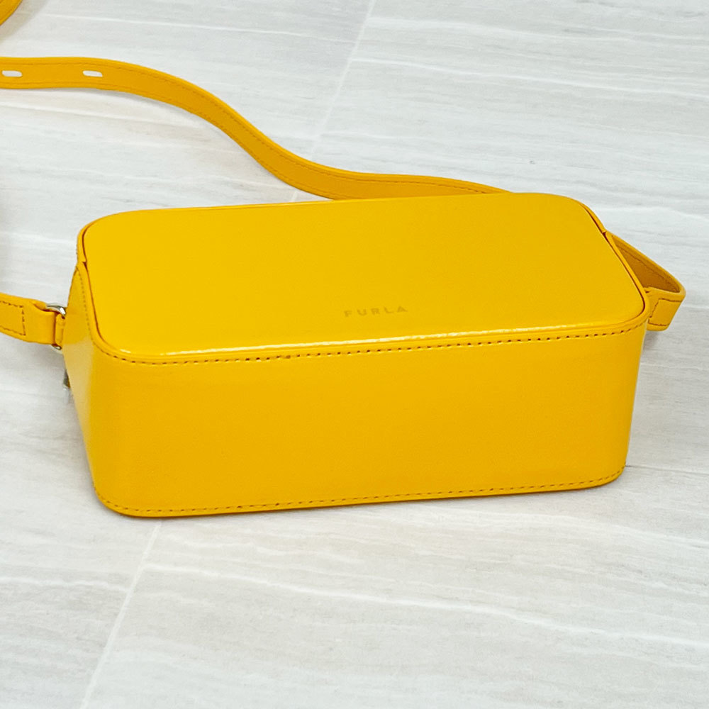 アウトレット！ FURLA フルラ 新品 クロスボディバッグ EAS6FBK MSD000 ショルダーバッグ カメラバッグ イエロー レザー レディース 鞄_画像3