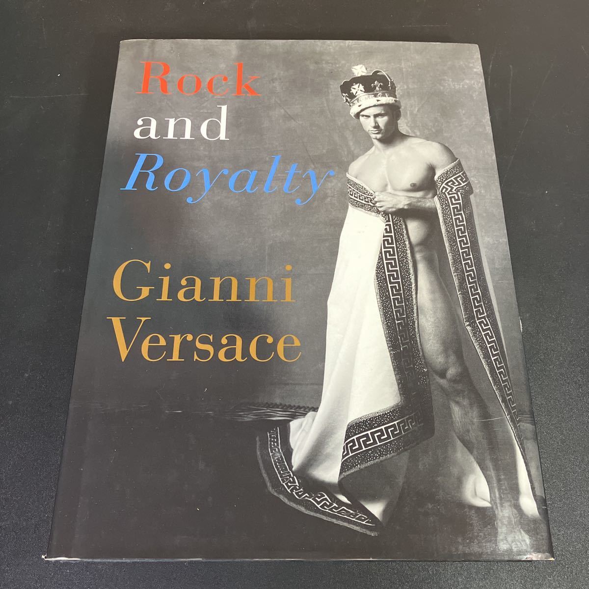 日本未発売】 23-3-17 『 Rock and Royalty Gianni Versace 』ジャンニ