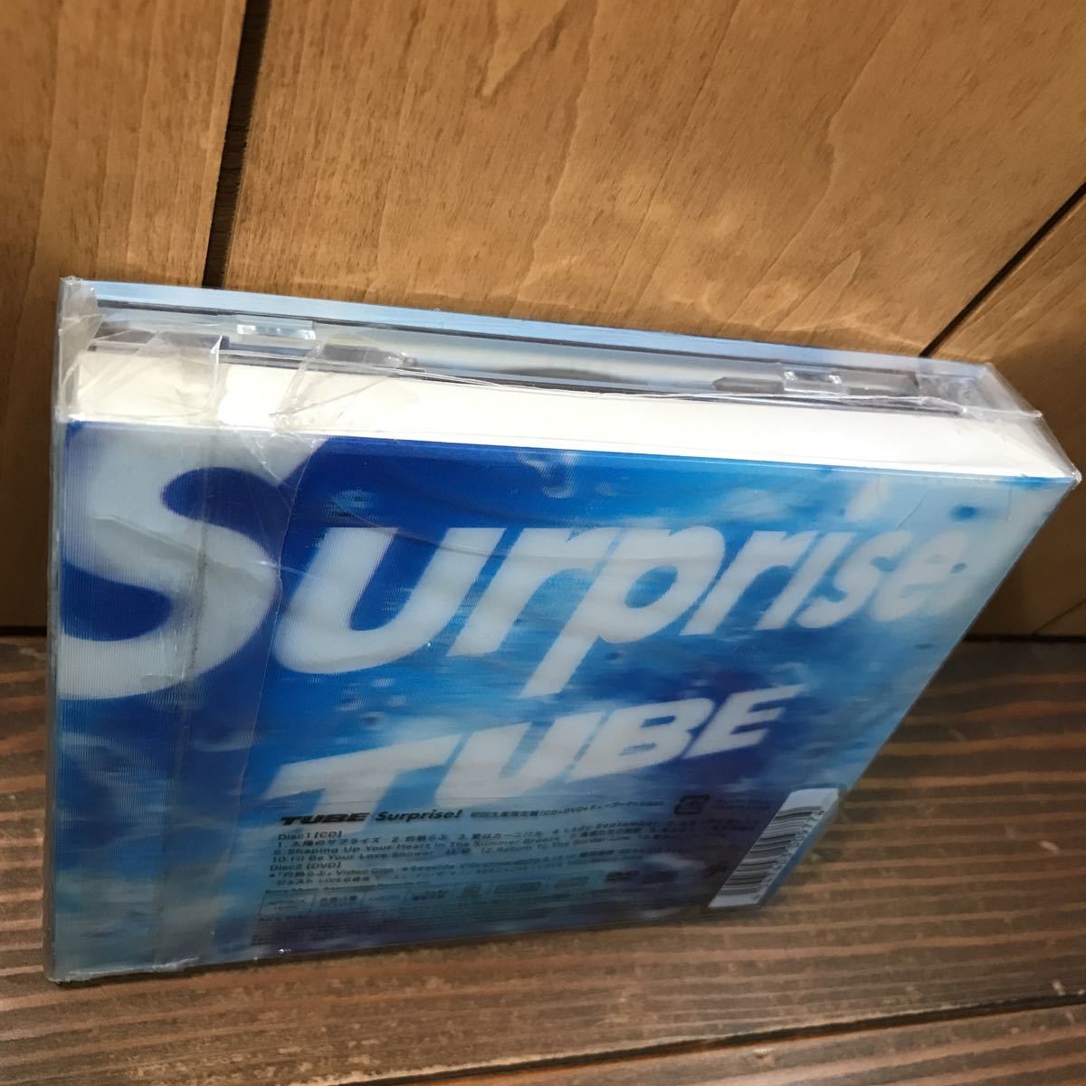 【新品未開封 初回生産限定盤 CD+DVD+チューブークッション】TUBE Surprise!の画像5