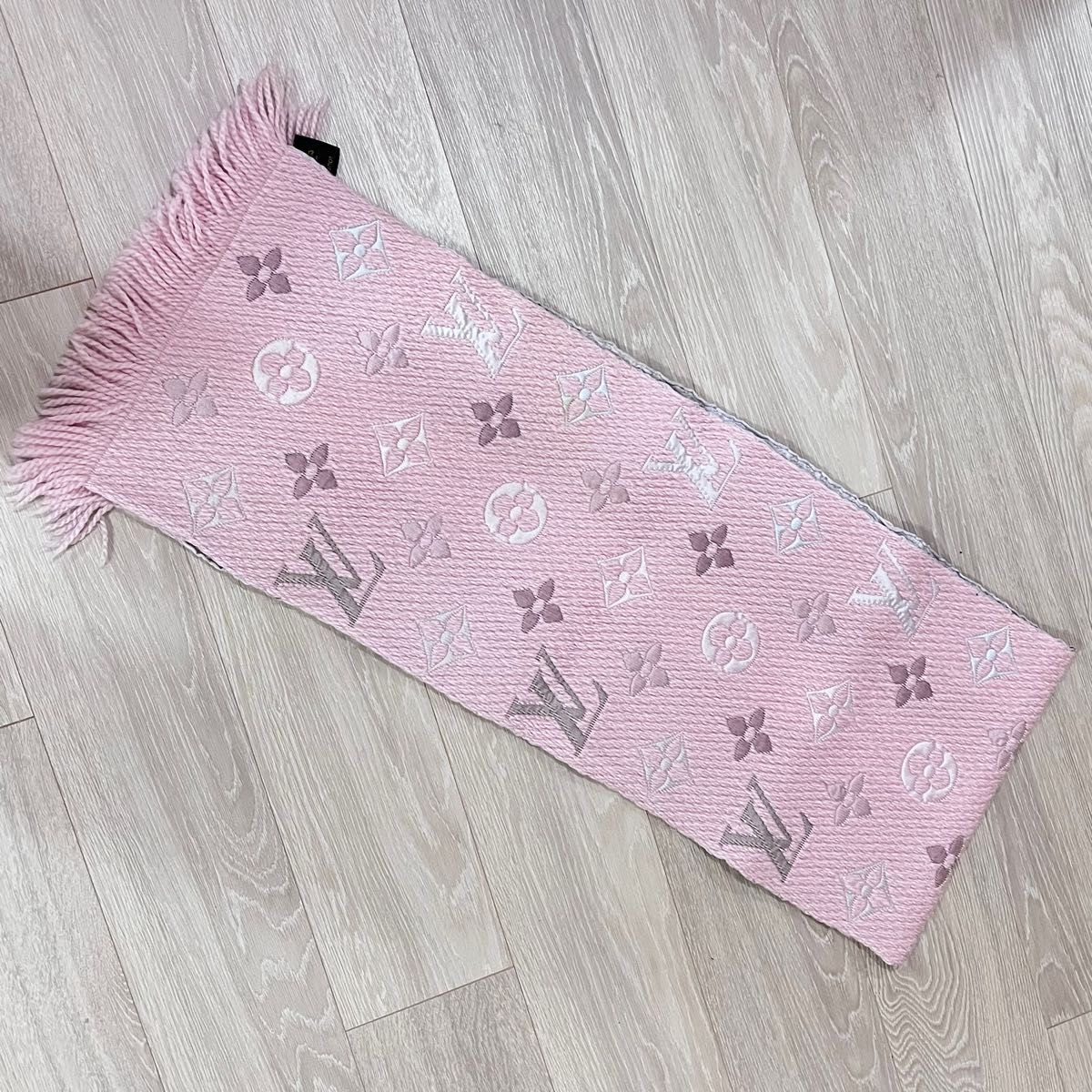 LOUIS VUITTON エシャルプロゴマニアシャイン マフラー ピンク|Yahoo