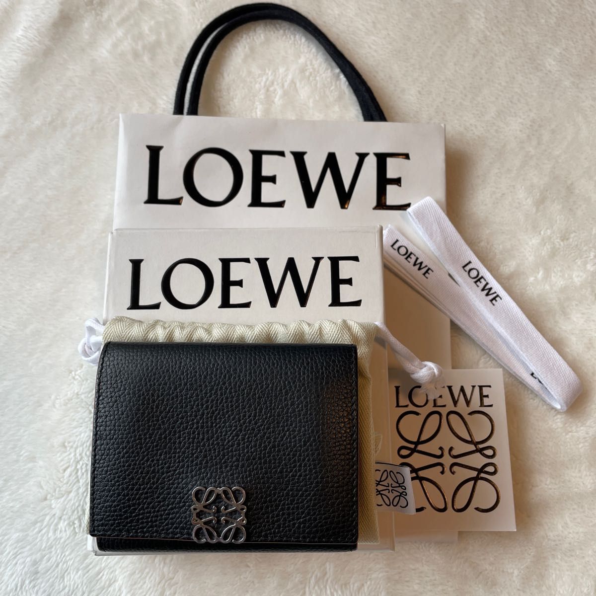 最適な価格 ロエベ LOEWE アナグラム トライフォールド ウォレット