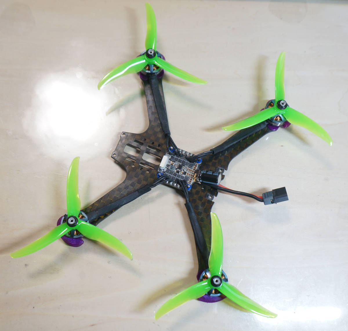 ヤフオク! - ドローン 5インチ機体(?)の一部のパーツ 動きます