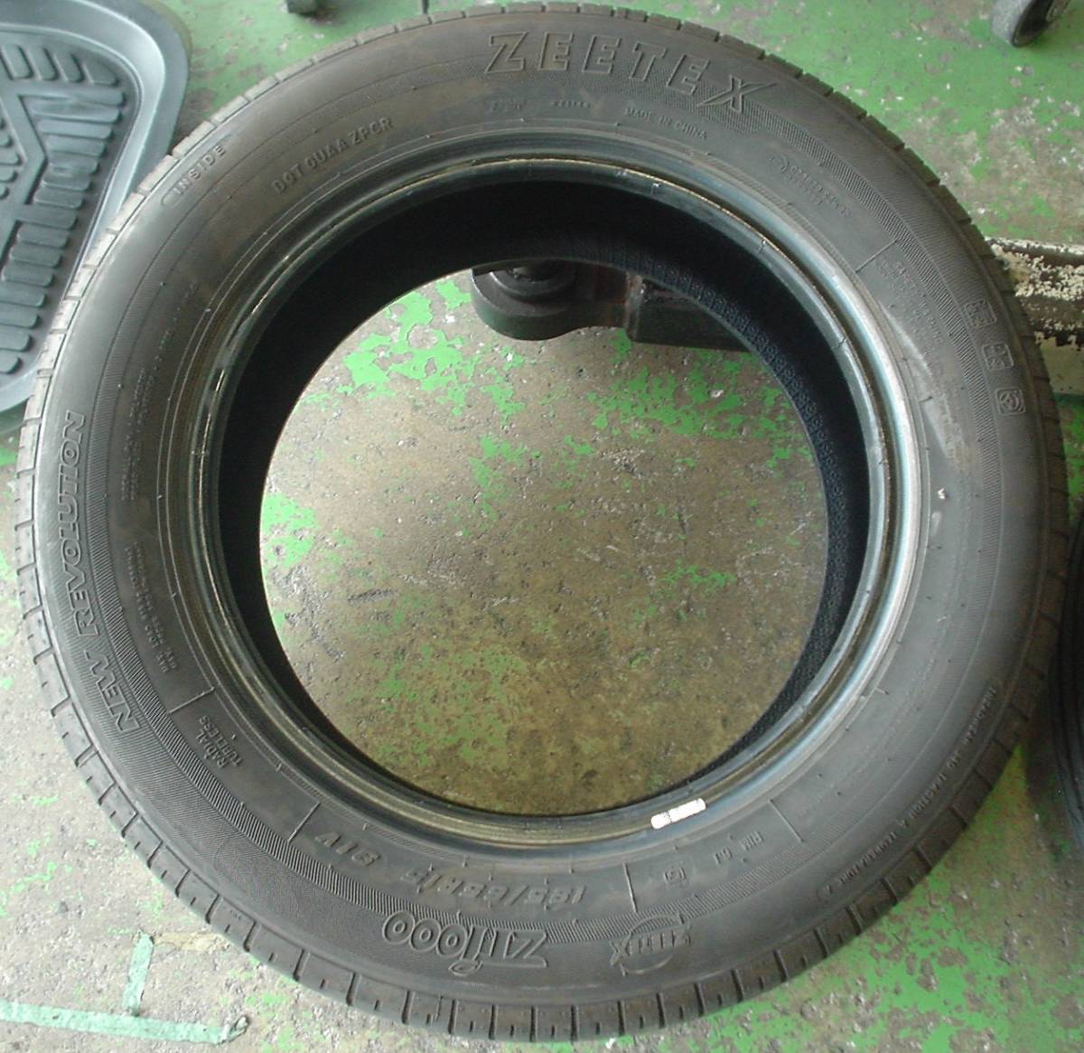 15インチ中古タイヤ　2本セット　195/65　R15　ZEETEX　ZT1000　AZR60Gヴォクシー　_画像2