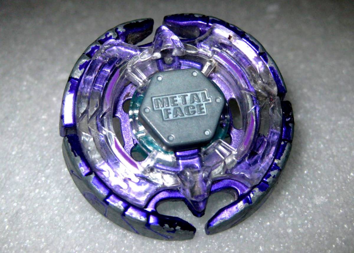 メタルファイトベイブレード アースアクイラ 105HF/S メタルフェイス付き ホンモノ【限定モデル】国内正規品 USED メタルファイト