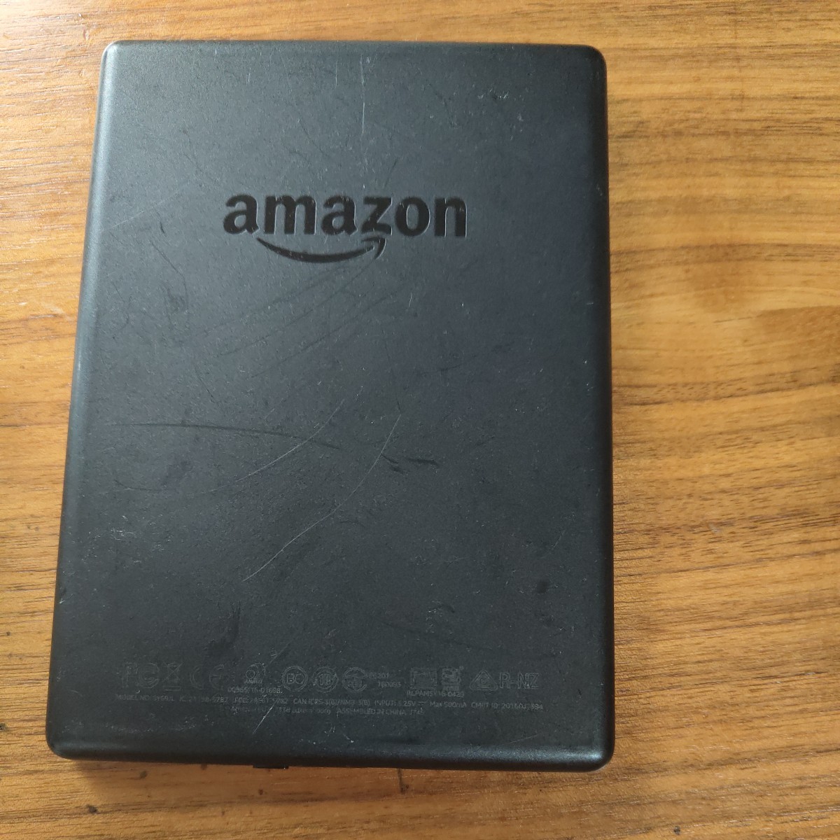 Amazon Kindle SY69JL Amazon gold dollar 