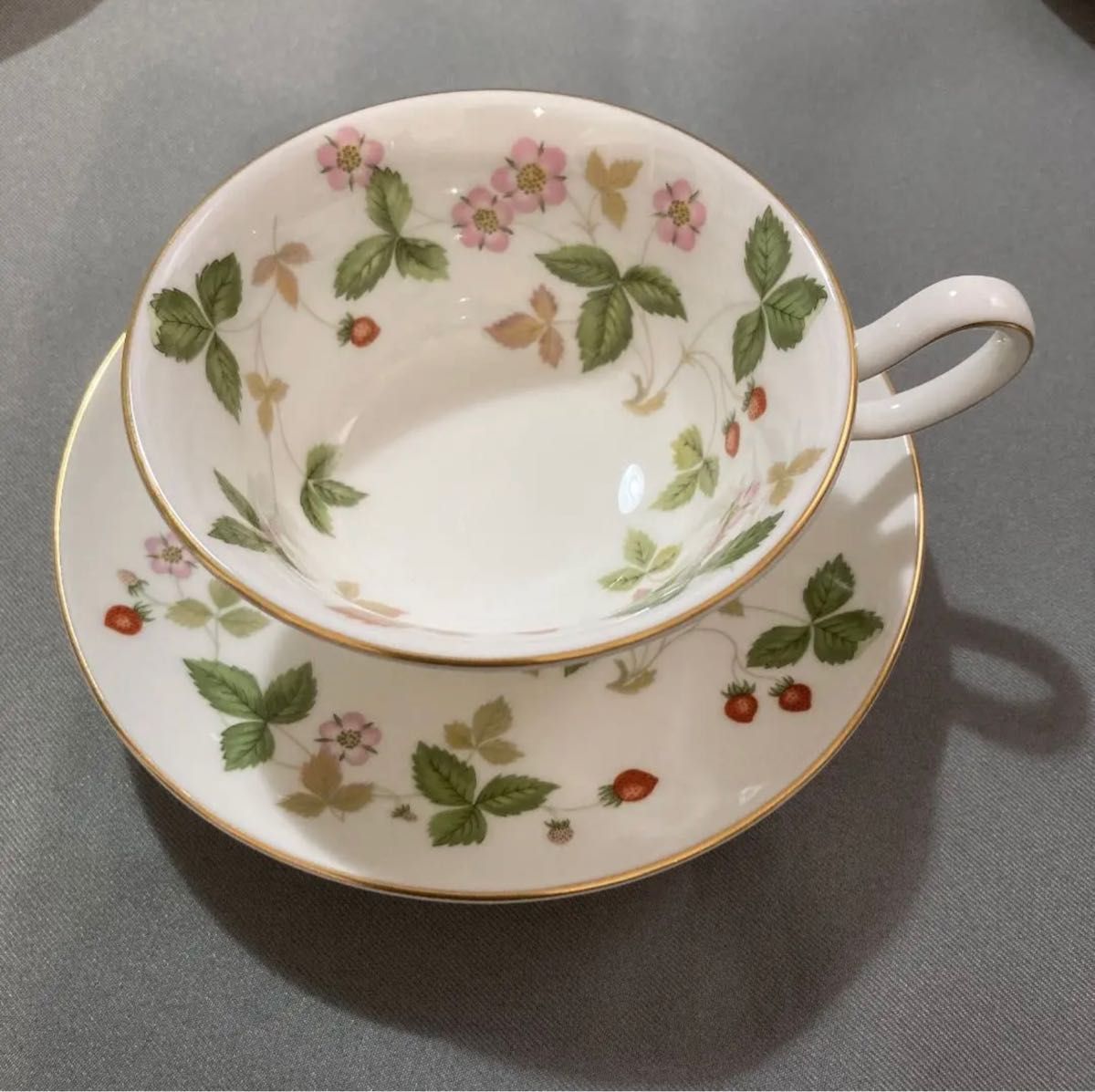 WEDGWOOD ウェッジウッド ワイルドストロベリー カップ&ソーサー ピオニー プレート3種 計5点セット 黒壺