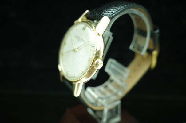 K18YG金無垢ヴァシュロン コンスタンタン VACHERON CONSTANTIN アンティーク1950年 希少37mm 手巻 メンズ 動作良好 極美品 本物 価格高騰中_憧れの世界三大時計メーカー最高級時計