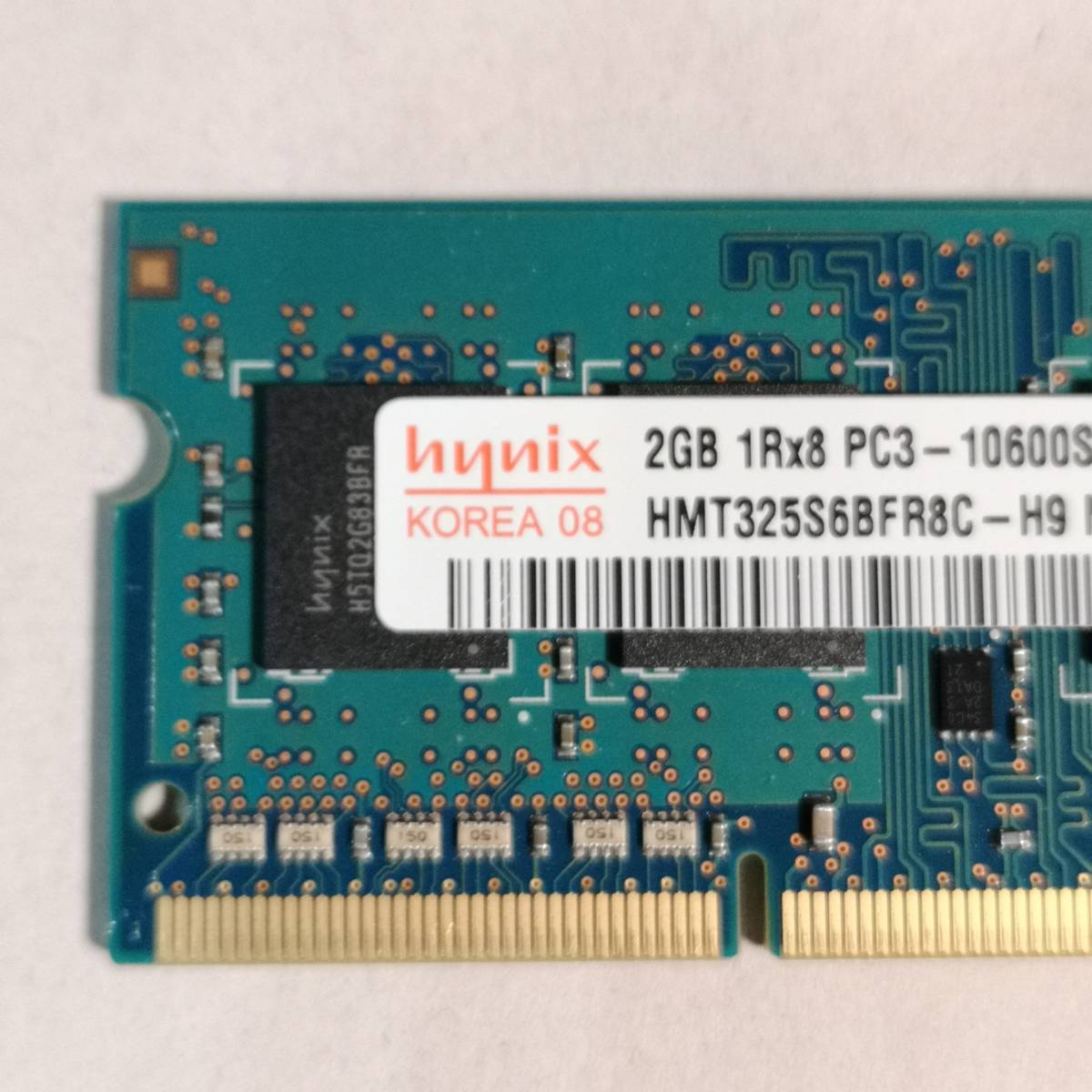 【中古】1枚◆ノートPCメモリ Hynix 2GB 1Rx8 PC3-10600s-9-10-B1◆ジャンク品/修理用_画像2