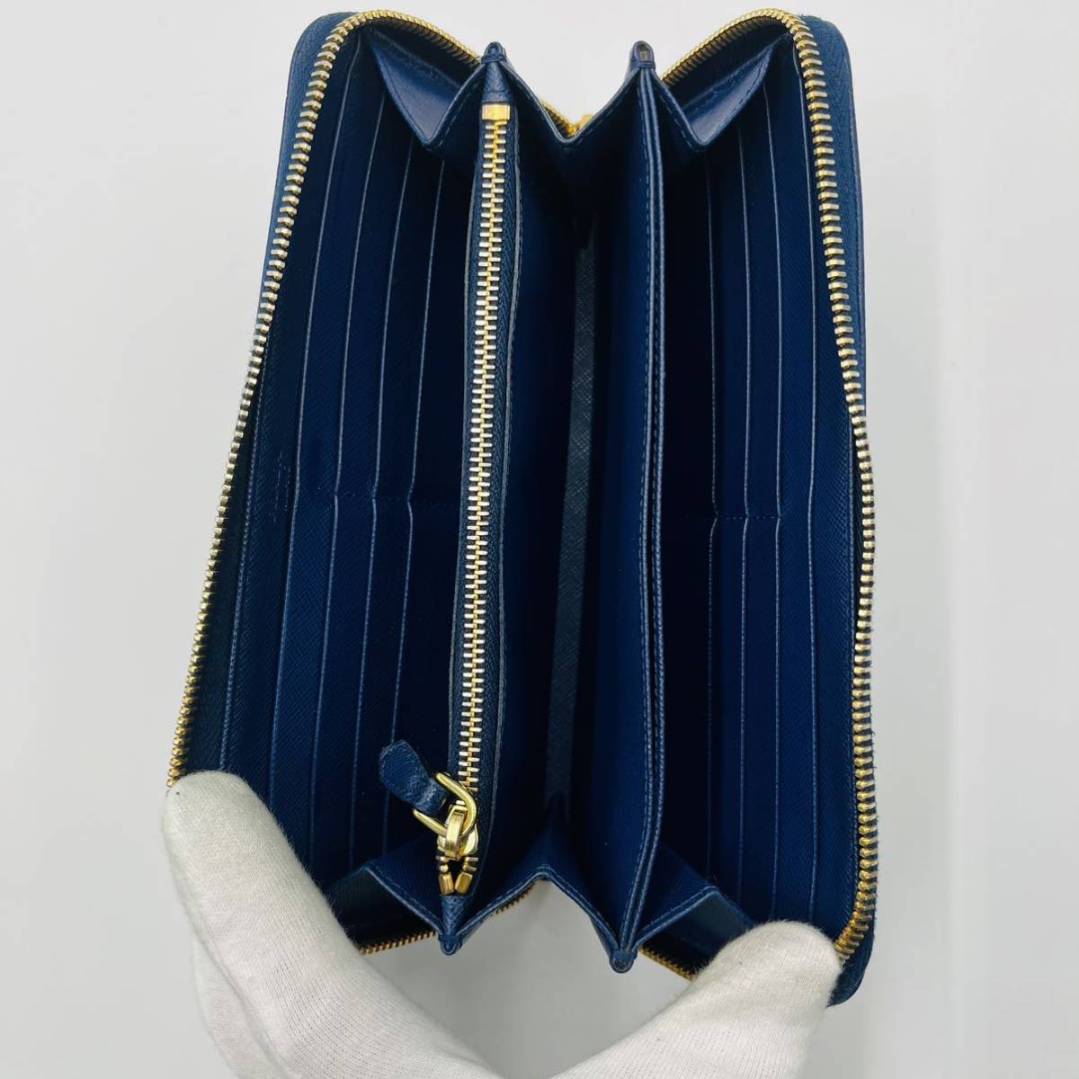 ヤフオク! - 1円 PRADA プラダ 長財布 ラウンドファスナー ジ...