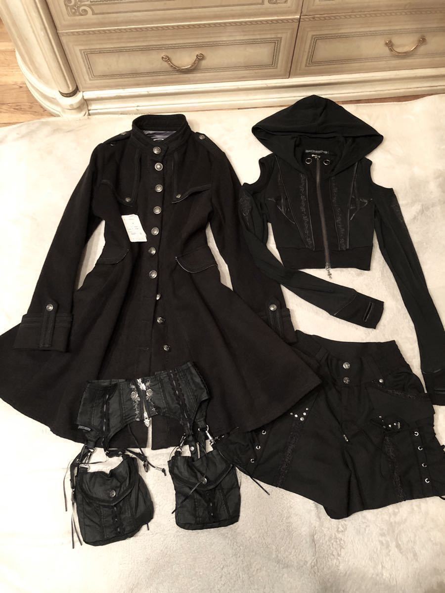 ON OZZ ON ONESTE ON 刺繍 ワンピース ブラック 黒 OZZ OZZ ONESTE croceナポレオンコートデビルパーカーショートパンツコルセット4点セット美品ozz on