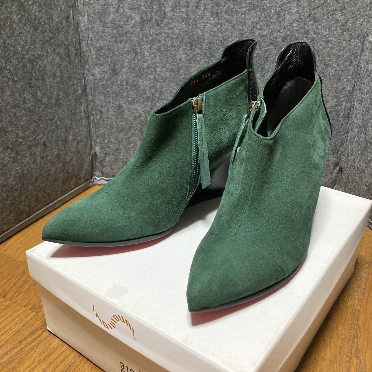 new goods Indy visual green suede × black enamel combination bootie short boots 24~24.5 original leather labokigosi Works works