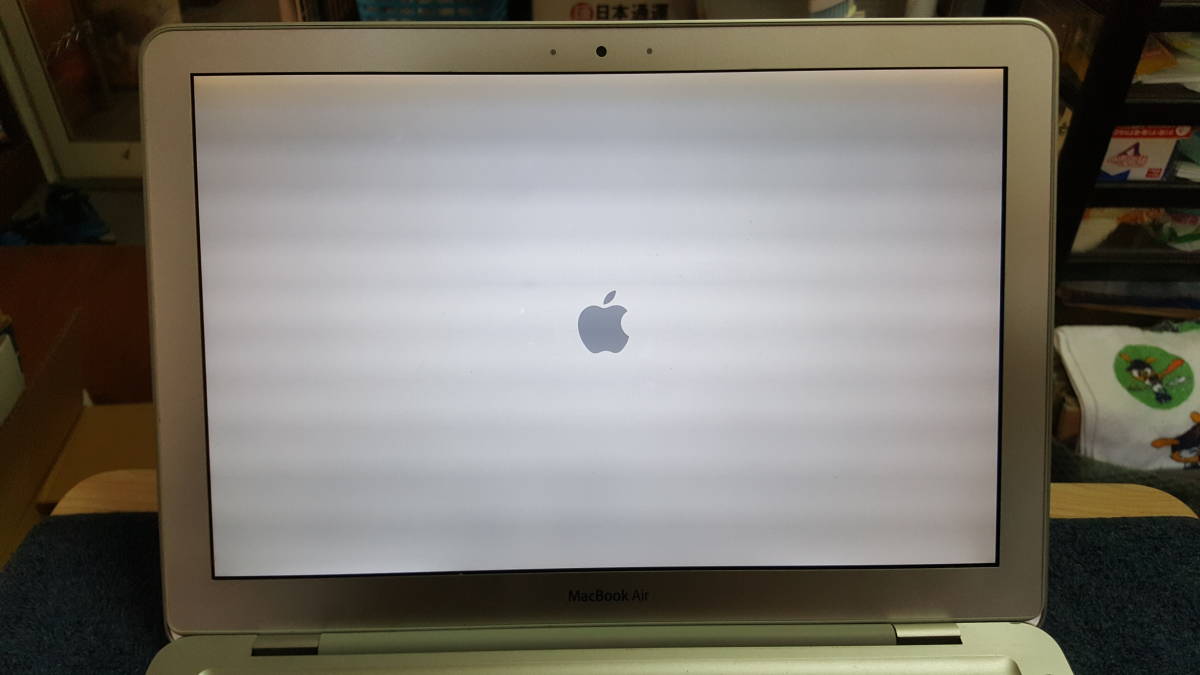 【PC周辺機器】 Apple MacBook Air 本体のみ（ACアダプターなし）　Mac OS Xが立ち上がりました。 ジャンクにて_画像6
