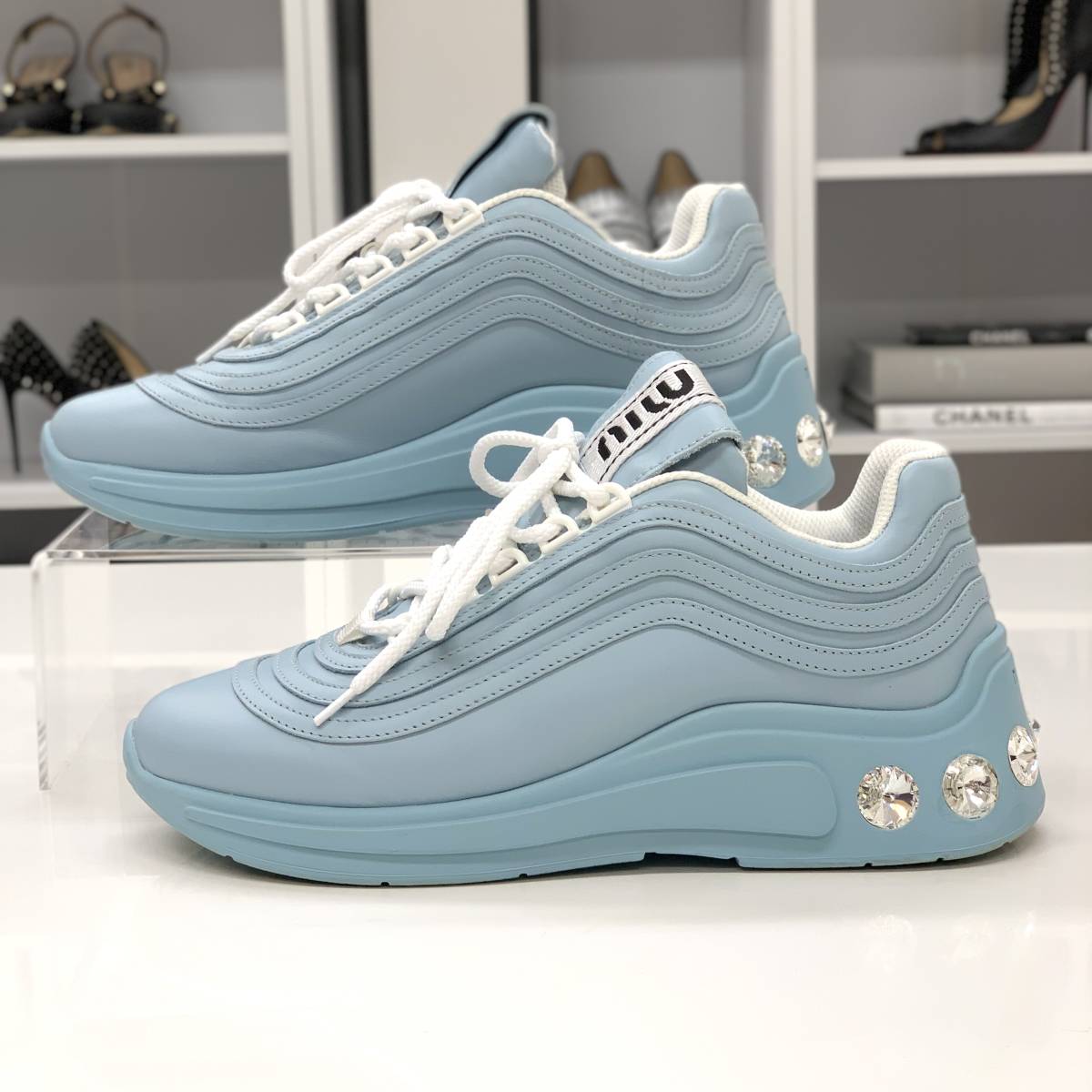 6327 MiuMiu leather biju- Logo thickness bottom sneakers light blue 