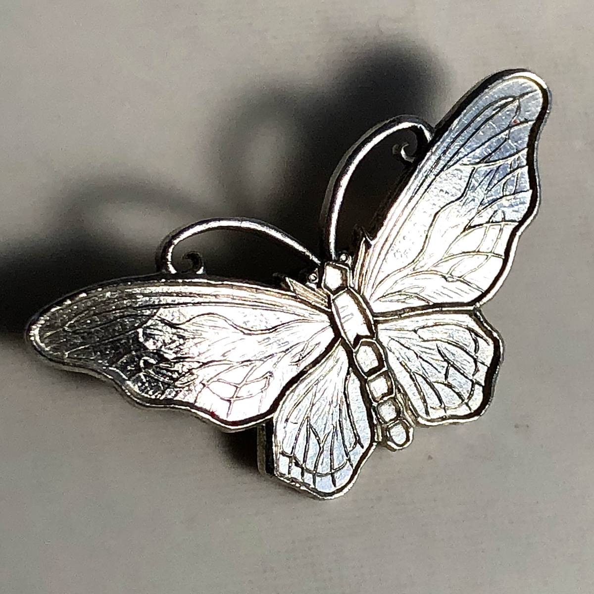 白い蝶のミニブローチ SPORRONGS スウェーデン エナメル スカンジナビア・ジュエリーの画像7