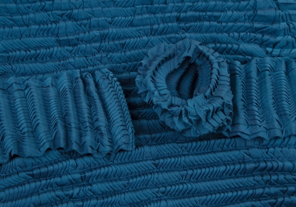 年末のプロモーション特価! イッセイミヤケISSEY MIYAKE 【レディース