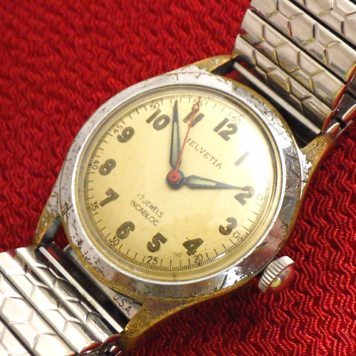 貴重★1960's HELVETIA スイス製17石 ミリタリー アンティーク手巻き腕時計 伸縮バンド付きの画像2