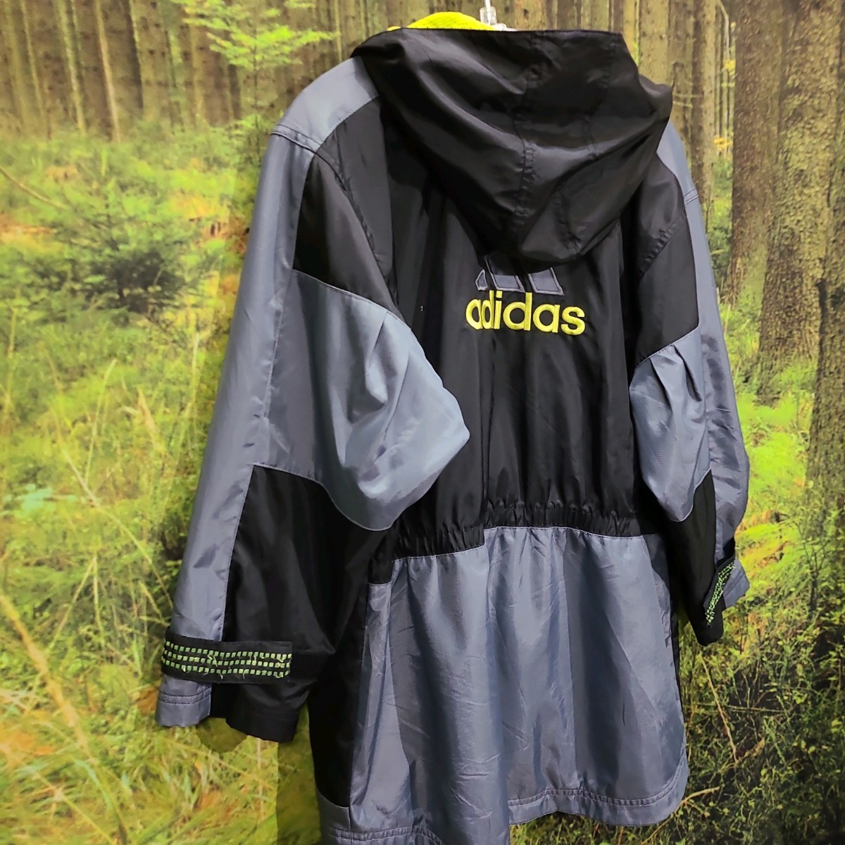 アディダス adidas フーディー 刺繍ロゴ ハードナイロン ナイロン