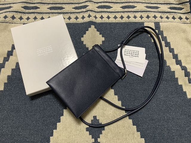  new goods 2022 Maison Margiela smart phone pouch leather SA1VZ0002 navy