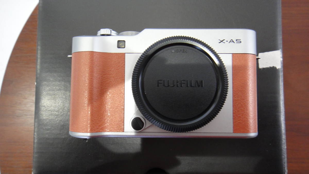 24500円 FUJIFILM X-A5レンズキット X-A5LK-BW ブラウン 富士 24500円 FUJIFILM X-A5レンズキット X-A5LK-BW ブラウン 富士