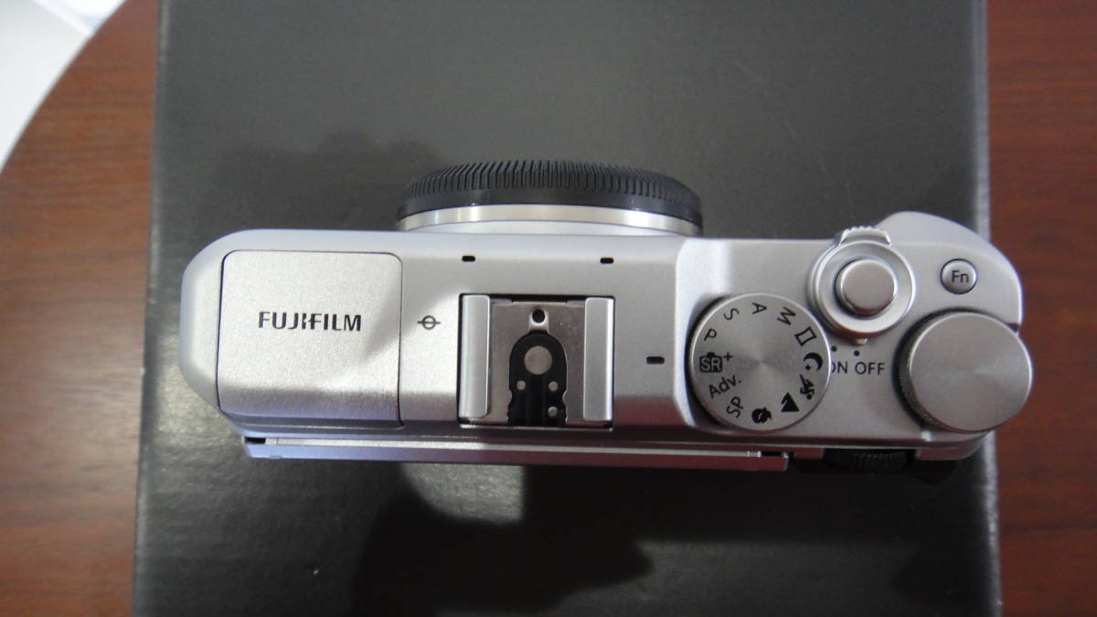 品質は非常に良い FUJIFILM X-A5レンズキット X-A5LK-BW ブラウン 富士