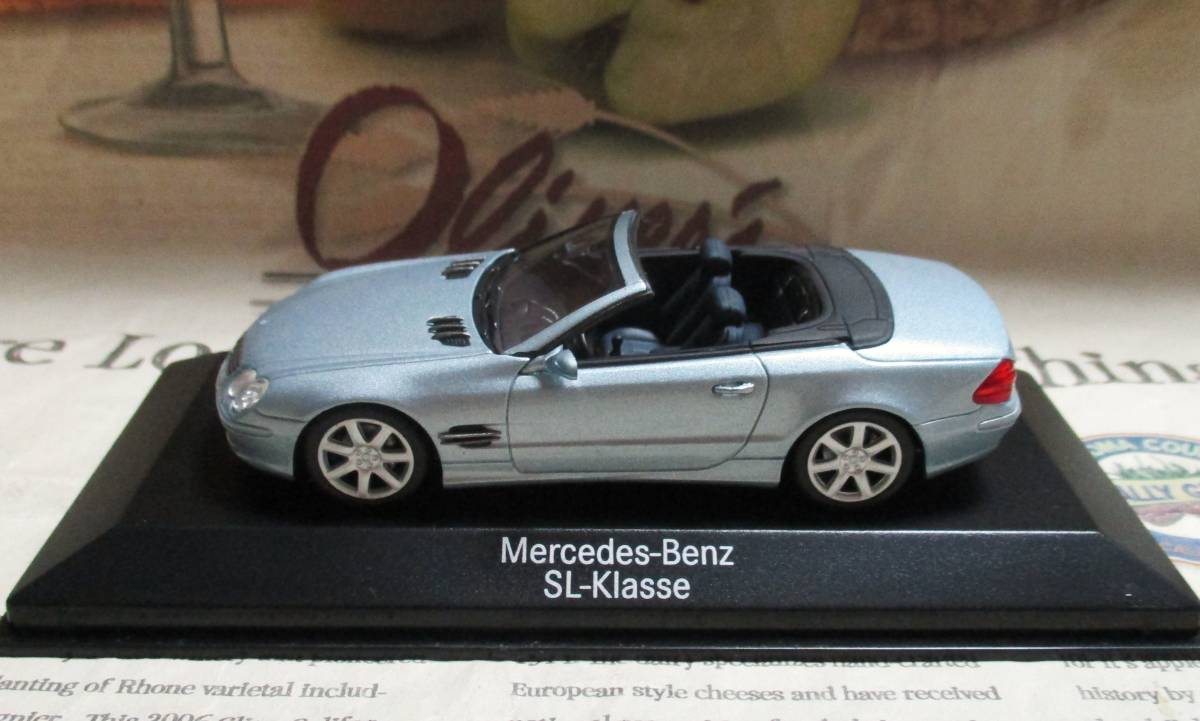 ☆ディーラー限定*Minichamps*1/43*Mercedes-Benz SL Cabriolet テルリウムシルバーメタリック_画像5