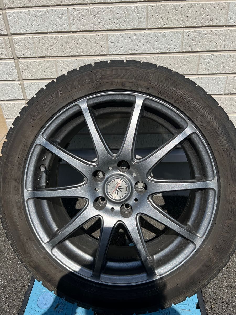 魅力的な価格 スタッドレスタイヤ RAV4 アルミホイール ヴォクシー