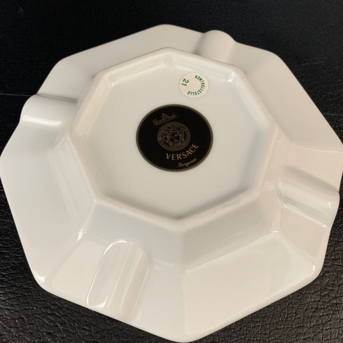 未使用】ヴェルサーチ 灰皿 アッシュトレイ メデューサ 白 14cm 未使用】ヴェルサーチ 灰皿 アッシュトレイ メデューサ 白 14cm