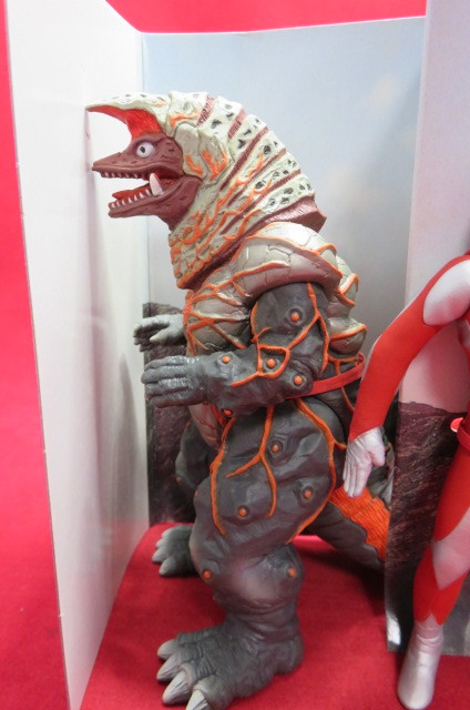開封未使用品 ウルトラマンティガ(パワータイプ) vs ゴルザ(強化 開封未使用品 ウルトラマンティガ(パワータイプ) vs ゴルザ(強化