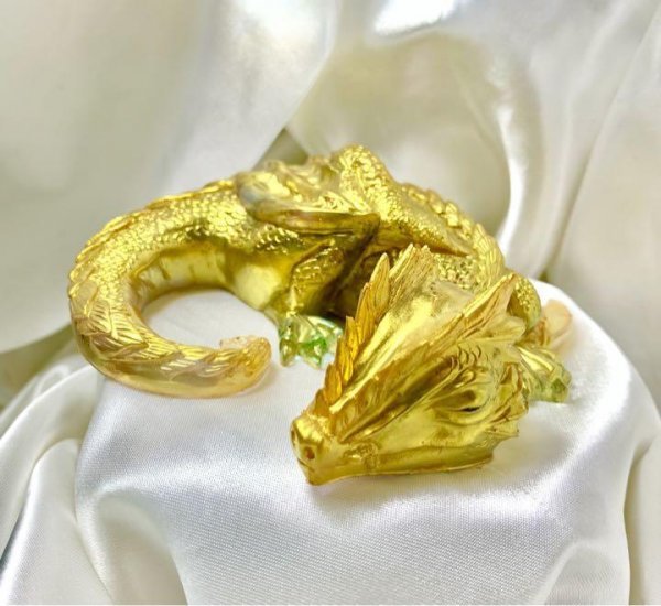 日本は金龍に守護されています。 Gold Dragon 設置すると龍神様 日本は金龍に守護されています。 Gold Dragon 設置すると龍神様