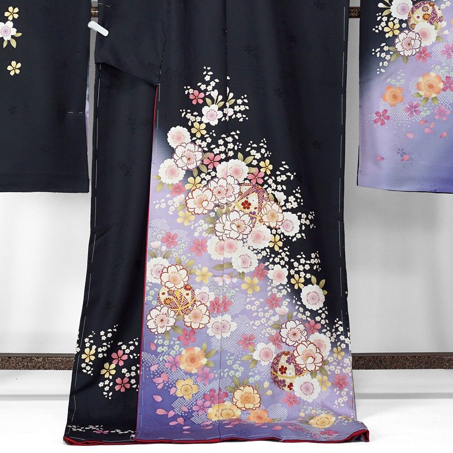 振袖　新品　未仕立て　仮絵羽　桜　鞠　金糸　型染め友禅　黒　ブラック　在庫保管品