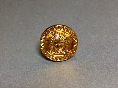 ☆特別価格 VERSACE ピン ヴェルサーチ グレカ メデューサ ラペルピン