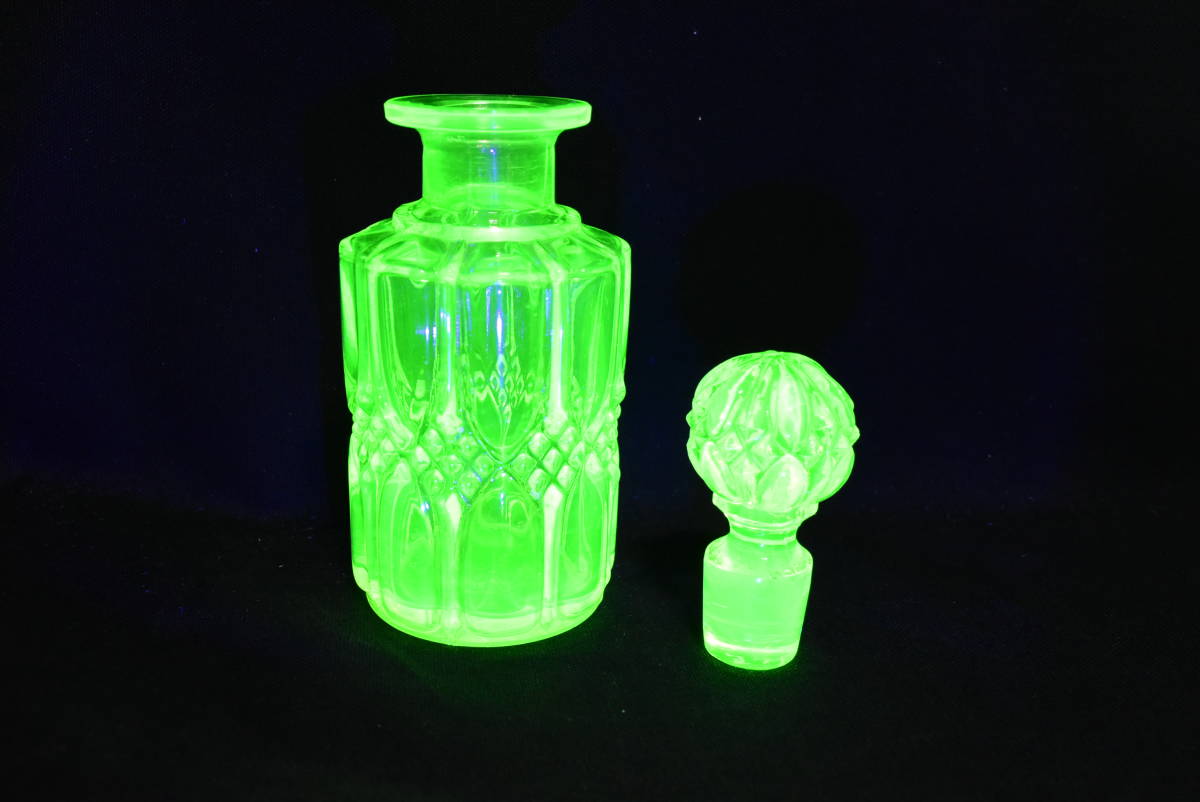 306『時代物 ウランガラス 香水瓶 和ガラス 昭和レトロ 』工芸品
