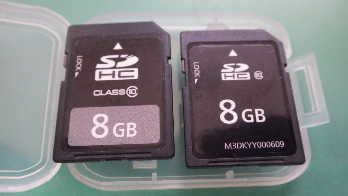 １円～売切　中古 ２枚セット ケース１ケ付 SDカード 8GB×2個 　クイックフォーマット済_画像1
