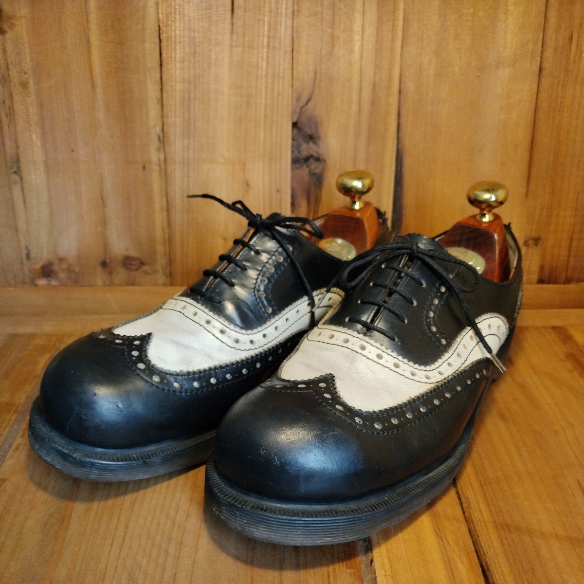 貴重 入手困難 英国製 ホワイト社 ドクターマーチン Dr.Martens ウィングチップ レザーシューズ サドルシューズ スチールトゥ UK7 パンク_画像1