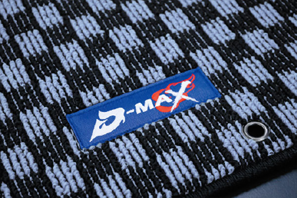 オープニング】 D-MAX フロアマット リアのみ シルバー×ブラック GT-R