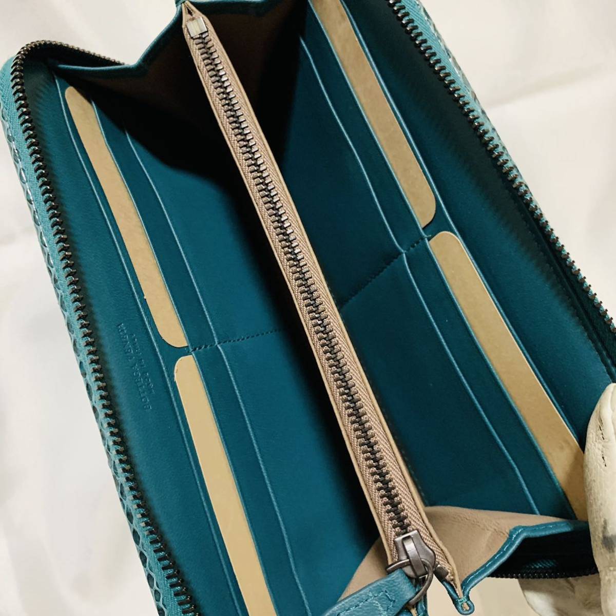 新品同様】ボッテガヴェネタ BOTTEGA VENETA ラウンドファスナー 長