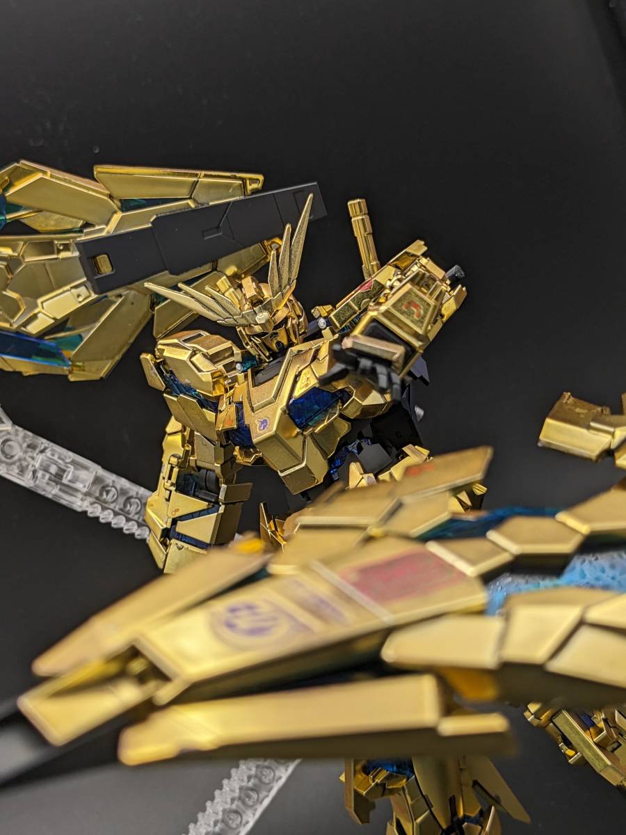贅沢品 MGユニコーンガンダム 3号機フェネクス改修塗装完成品