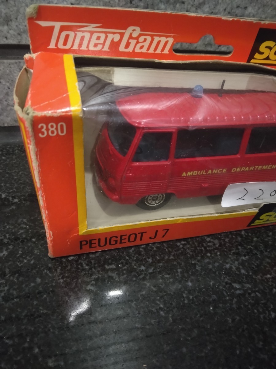  period thing box attaching Solido solido 380 Peugeot J7 Peugeot ambulance 1/43 van Wagon bus old car foreign automobile red minicar France made retro old 