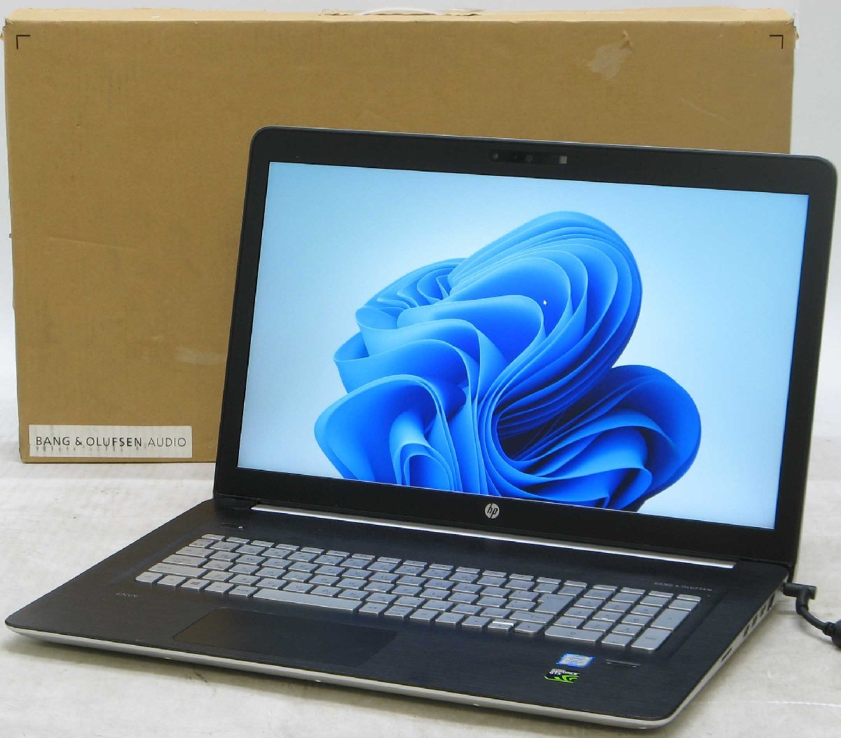 しては HP ENVY 17-r015TX □ i7-6700HQ/16GB/SSD/Geforce GTX 950M/第