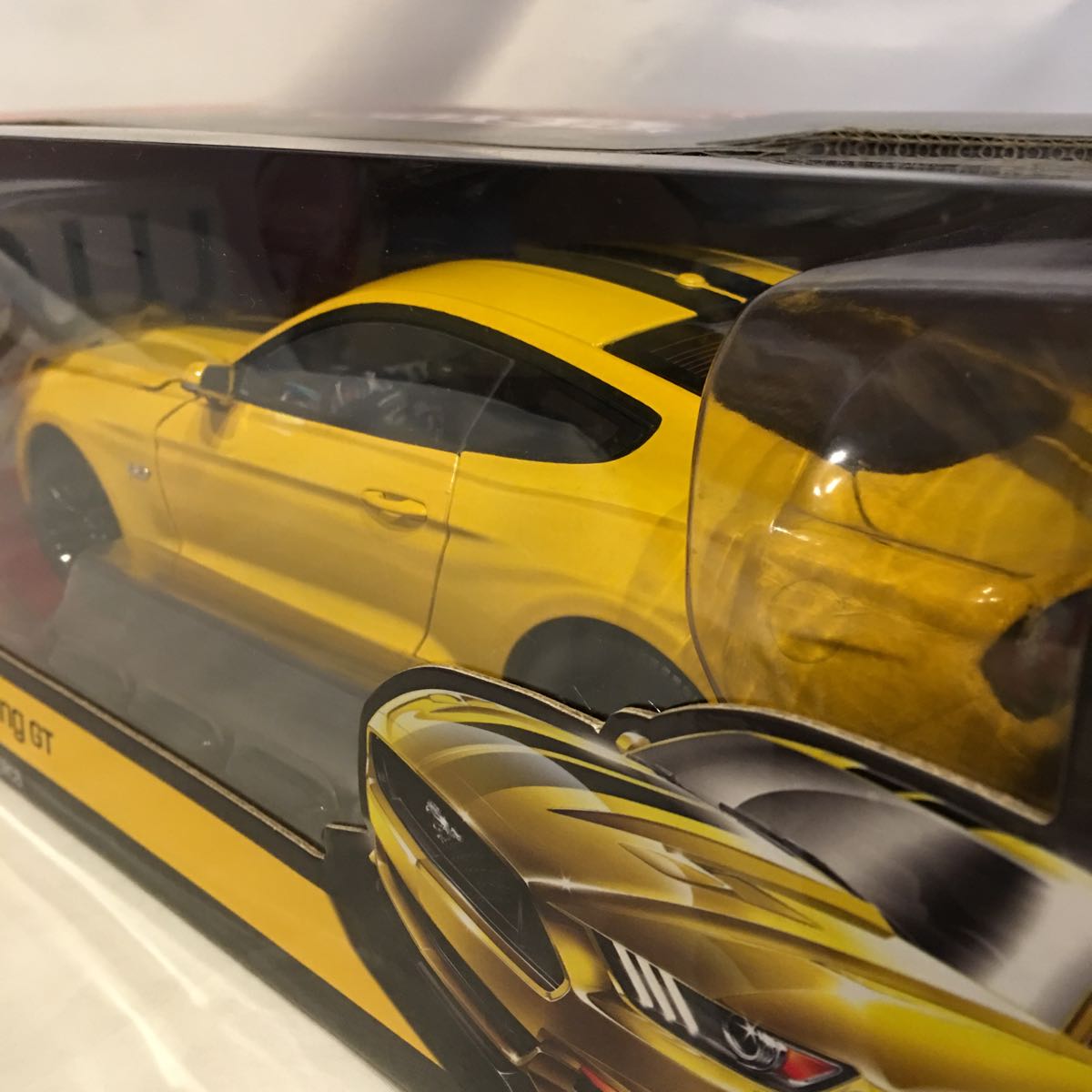 auto world 1/18 FORD MUSTANG GT 5.0 2016年 イエロー×ブラック ストライプ ミニカー 黄色 フォード マスタング モデルカー アメ車 aw_画像9