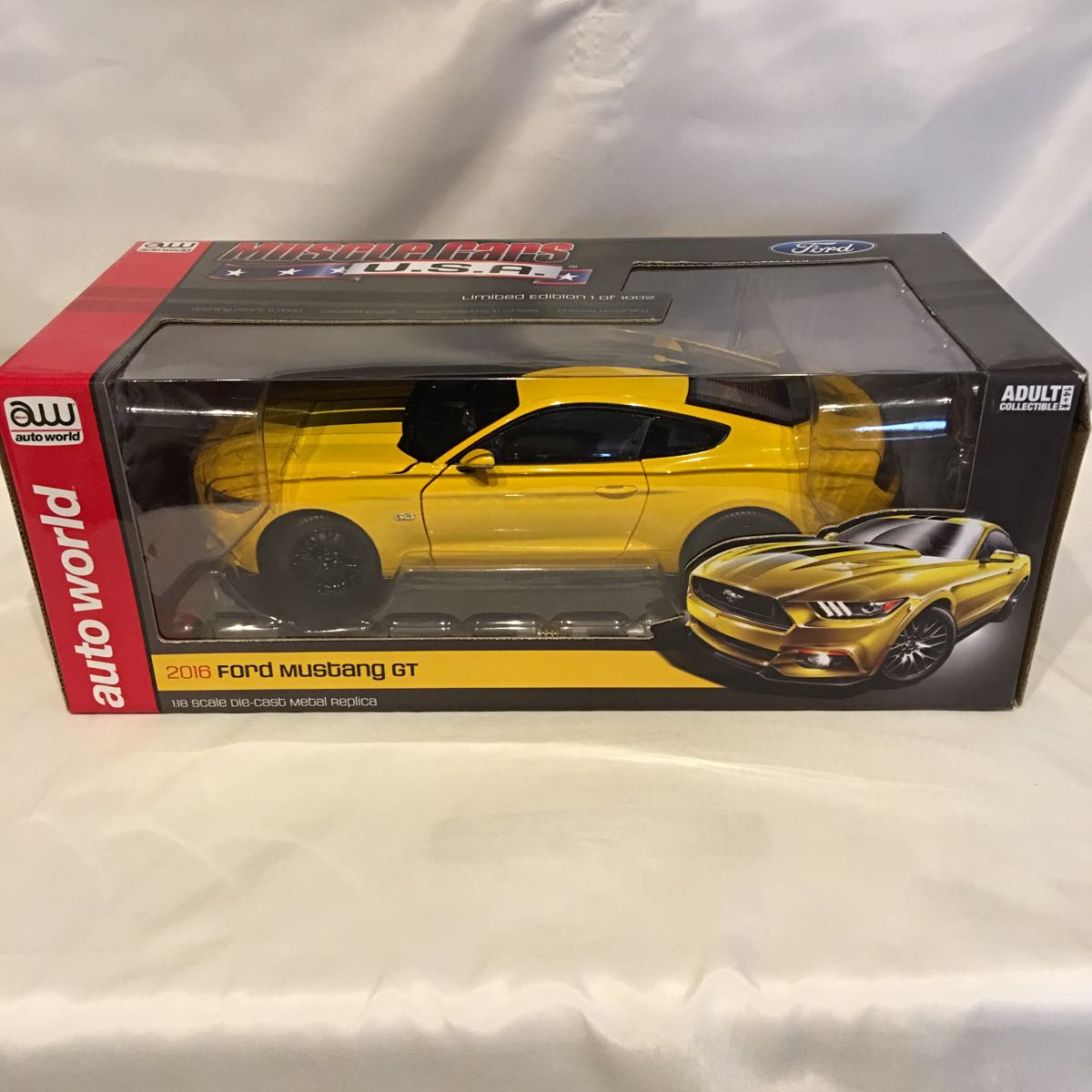 auto world 1/18 FORD MUSTANG GT 5.0 2016年 イエロー×ブラック ストライプ ミニカー 黄色 フォード マスタング モデルカー アメ車 aw_画像1