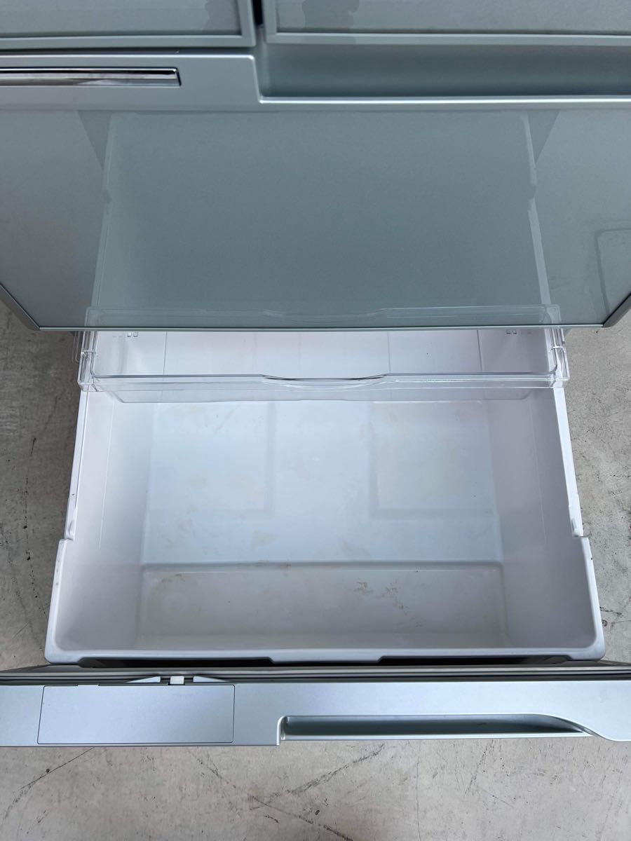 HITACHI 冷蔵庫565L タッチパネル　オシャガラスドア 冷凍冷蔵庫　配達エリア限定
