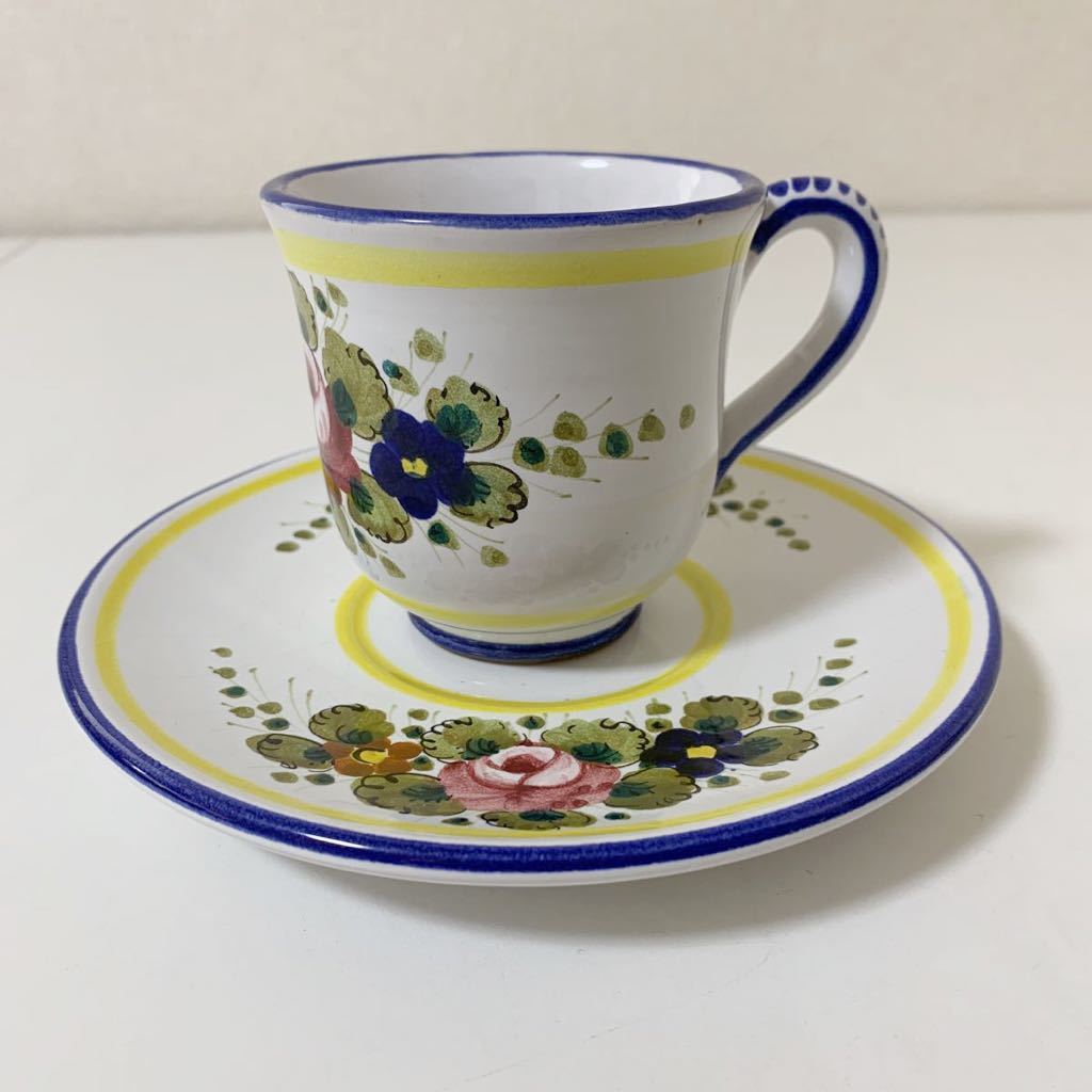  Italy made hand paint hand .. ceramics made cup cup & saucer T.G.M. ITALY 192/8 serial number entering tableware kitchen interior 