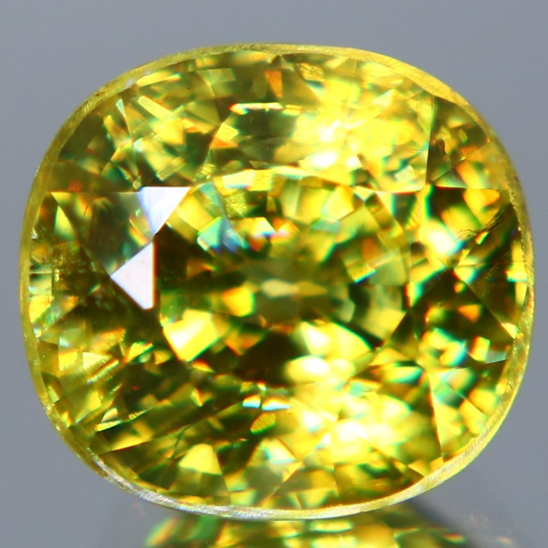 熱い販売 天然スフェーン 天然スフェーン 2.05ct 1.07ct【Z270