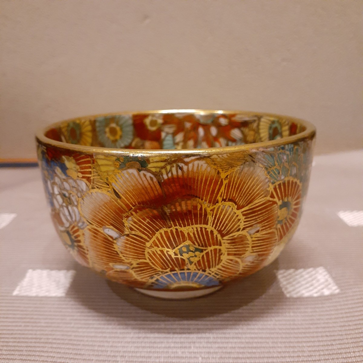 6.5寸輪花皿 大輪菊/ 文吉窯 かぶらきでしか買えない